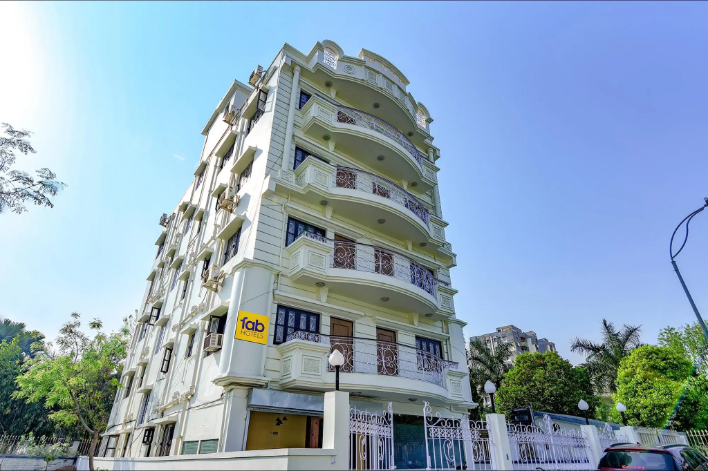 FabHotel New kolkata Residency Inn - Nr Axis Mall
