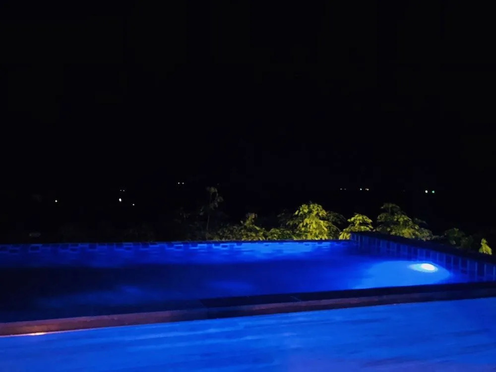 Stylish Pool Villa - 10 Mins Walk To The Beach