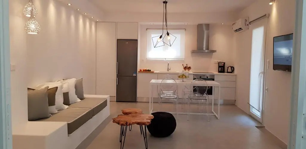 Modern House near Parikia with 3 bedrooms & 2 bath