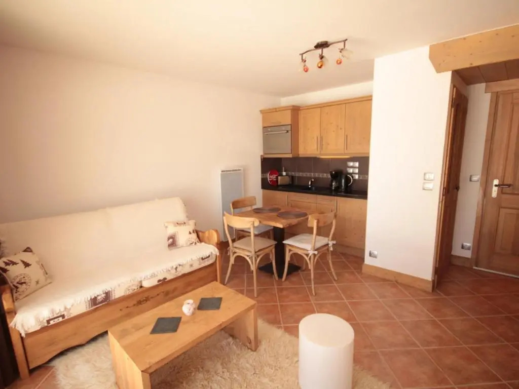 Appartement 2 pièces neuf avec parking et accès piscine - FR-1-293-244
