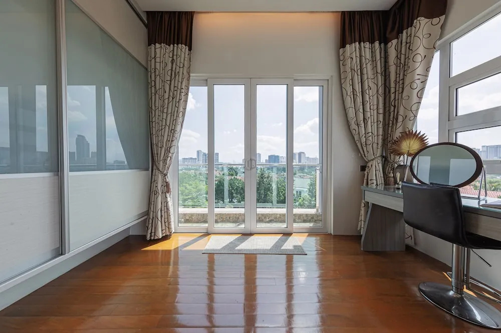 25000sqft Grand Luxe Villa PJ 13BR 42Pax