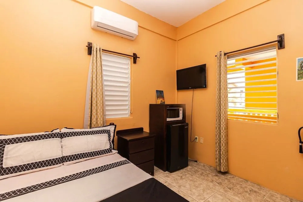 San Pedro Studios and Suites