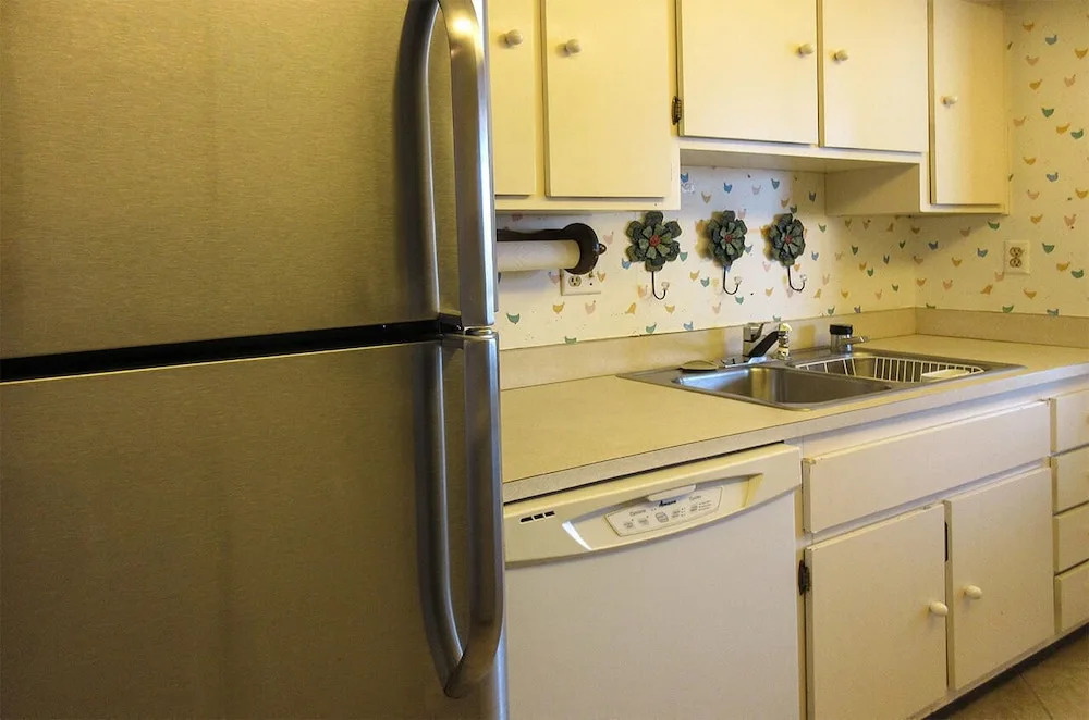 Marina Towers 704 - 2 Br Condo