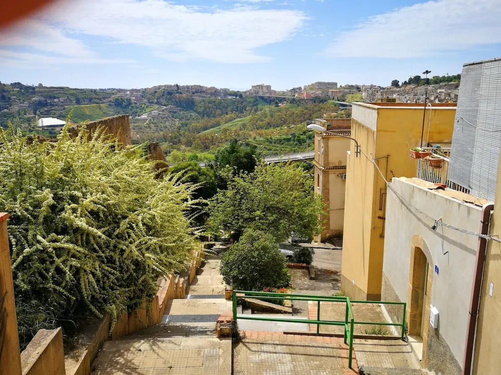 Apartment With One Bedroom In Caltagirone With Wonderful Mountain View And Wifi 30 Km From The Beach