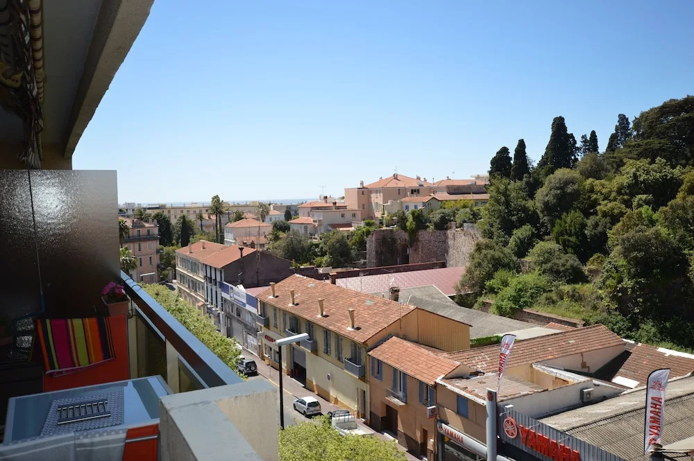 Deluxe One-bedroom Apartment Cannes