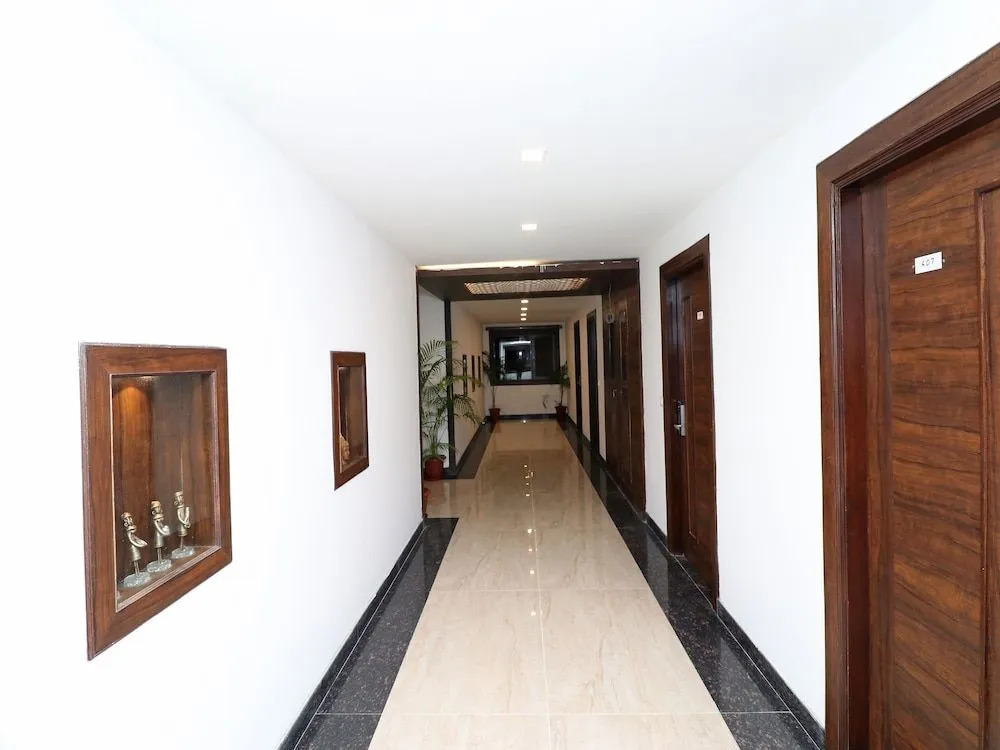 Capital O 26634 Grand Sm Regency