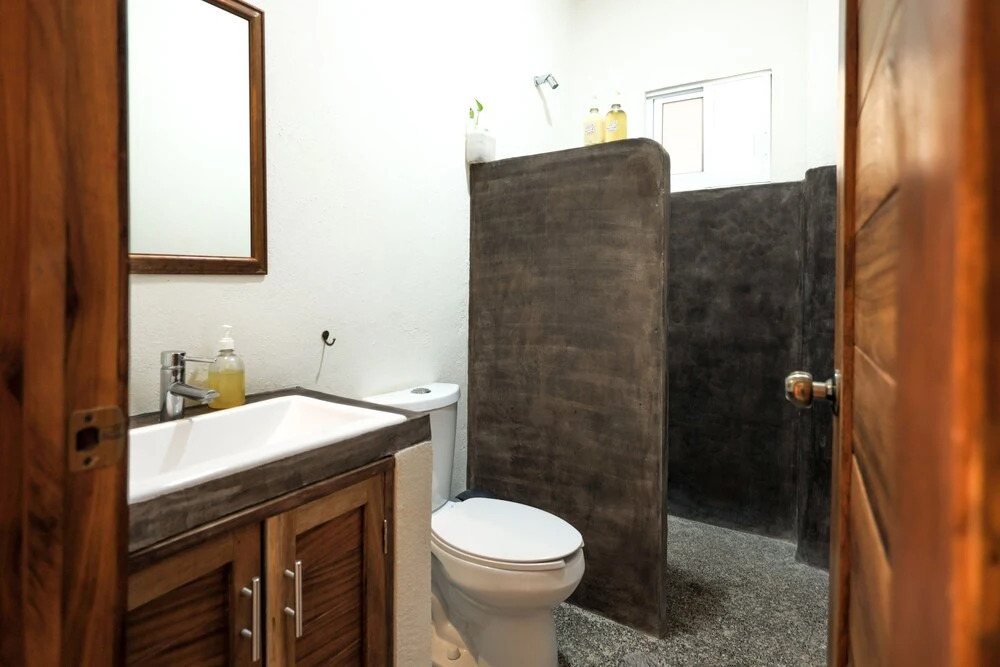 Bonobo House for 5 & Loft for 2- your best Puerto options