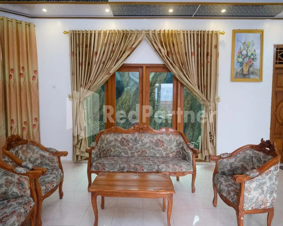 Wisma Giri Mulyo B near Grojogan Sewu Mitra RedDoorz