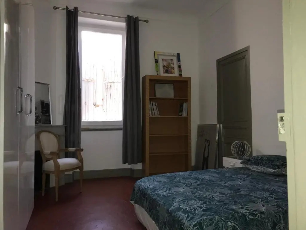Avignon centre ville appartement T3 meublé 2 chambres