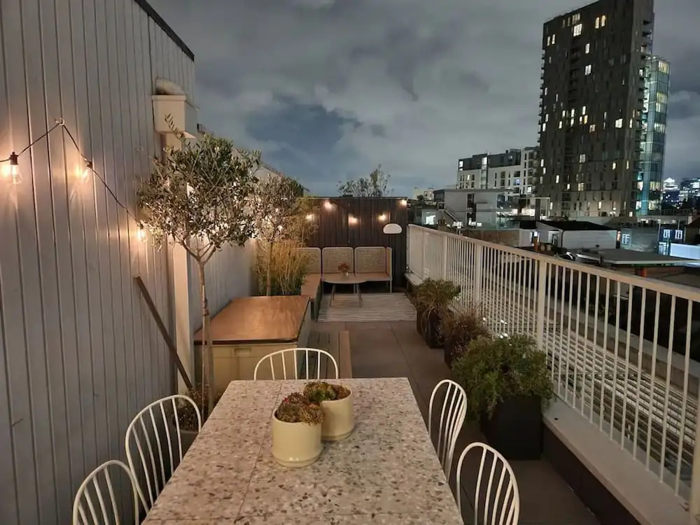 Stunning Shoreditch Penthouse Red5
