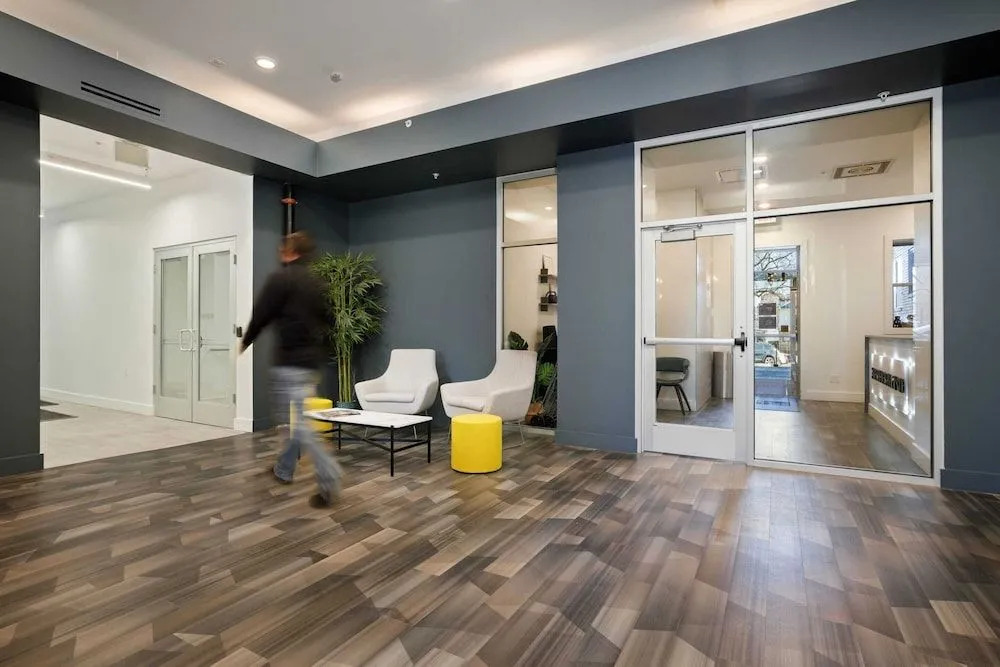 THE NETHERLAND - Modern MW Apts with Rooftop by Zencity
