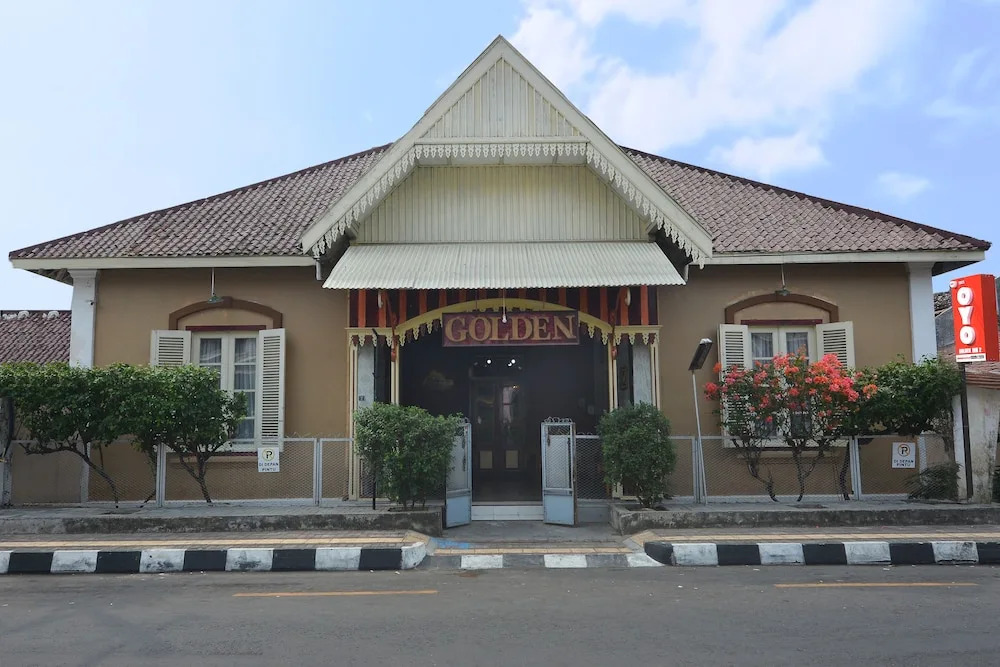 Golden Inn 2 by OYO Rooms