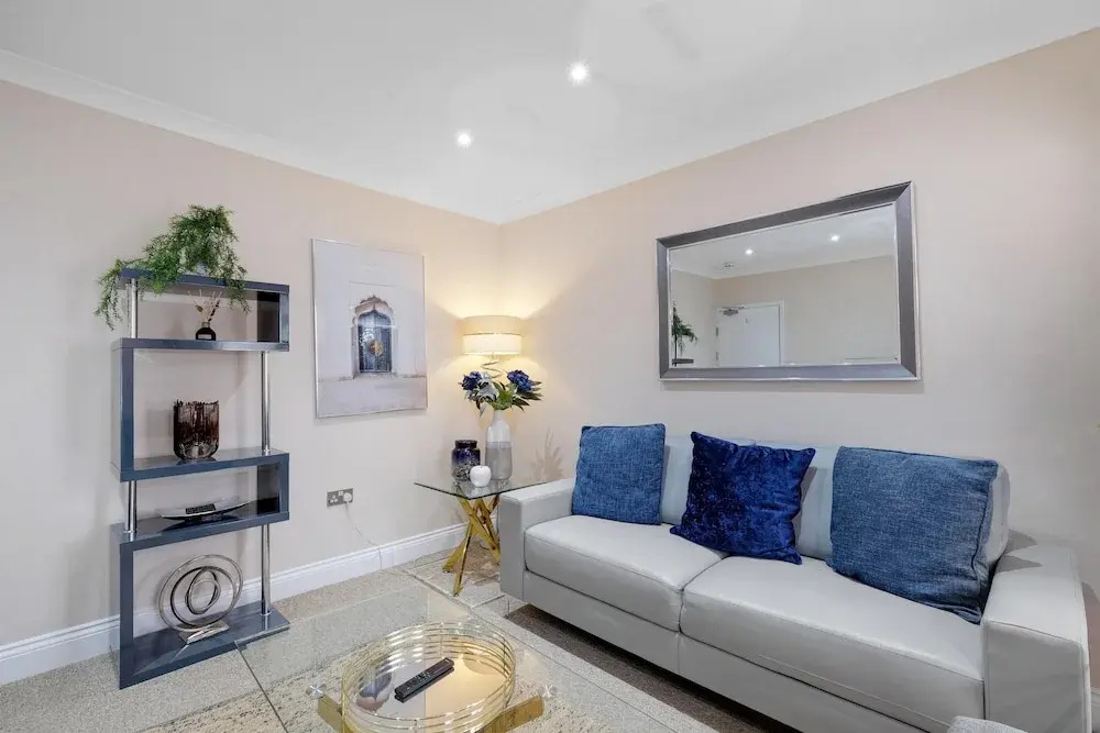 Stylish 4 Bedroom Home in Brightside Ave