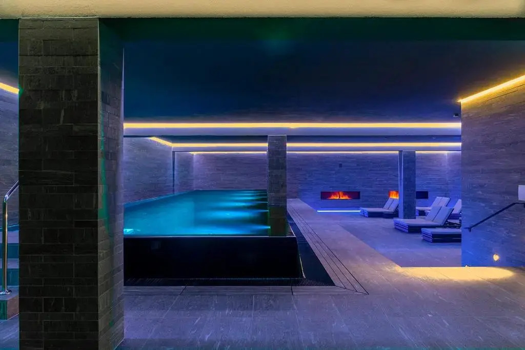 LOEV - VELA Hotels