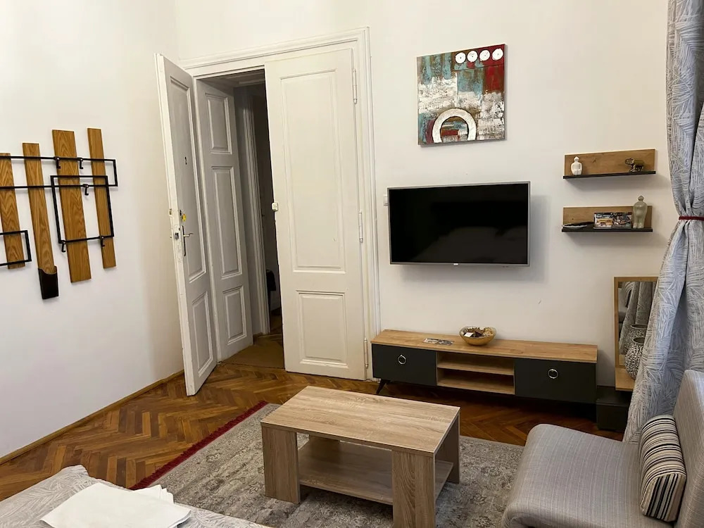 Mira Center Residence