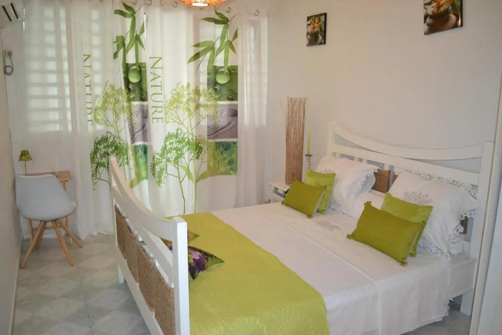 La Nicotoria Apartments