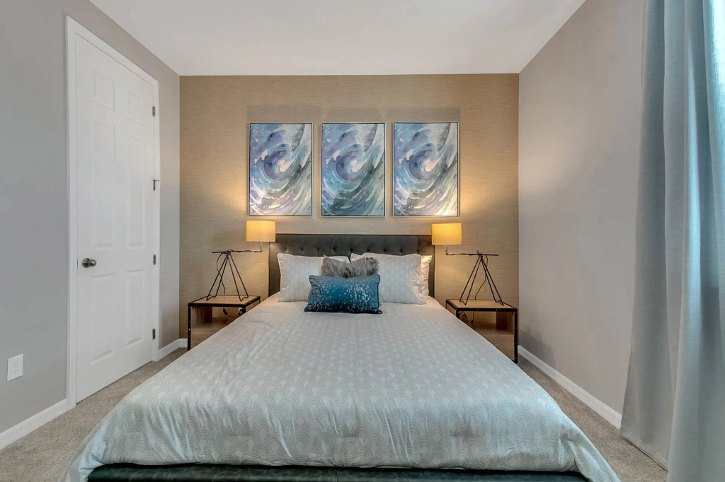 7 Bedrooms 65 Bathrooms Solara 1604 Hg