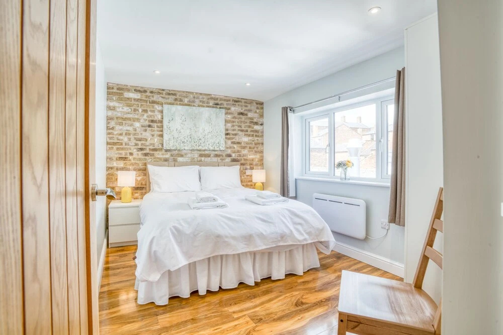 Exclusive 2 Bedroom Apartment Centrally Located in Lincoln Free Wifi Toiletries and Hairdryer