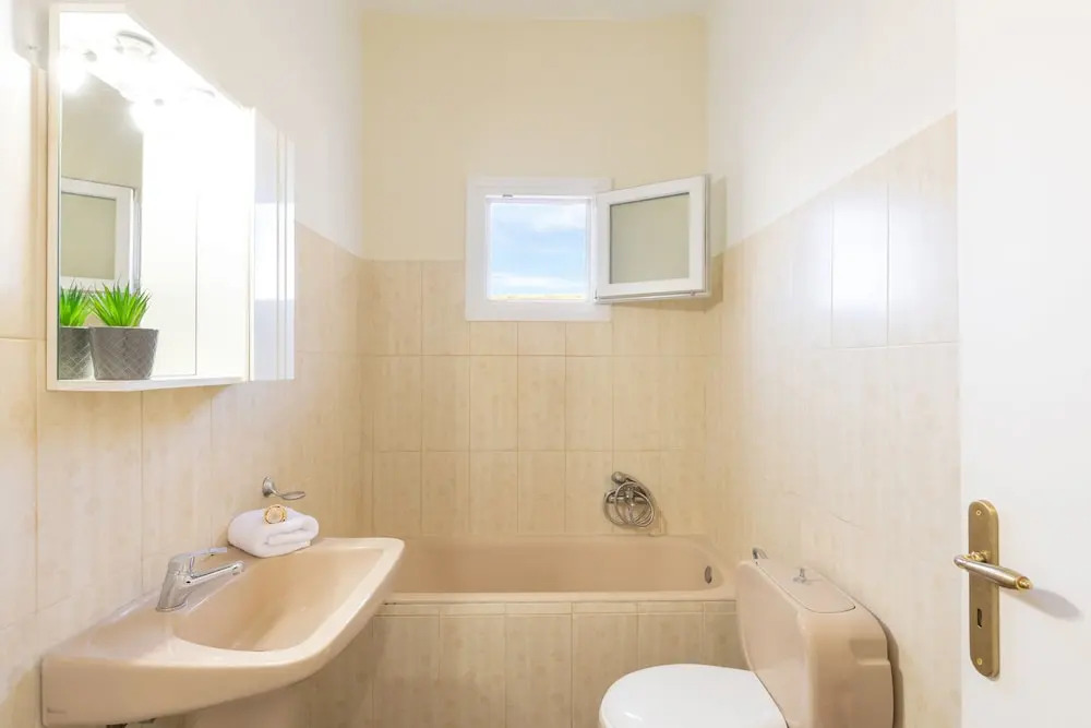 Aloe Apartments with private Spa Tub by Konnect
