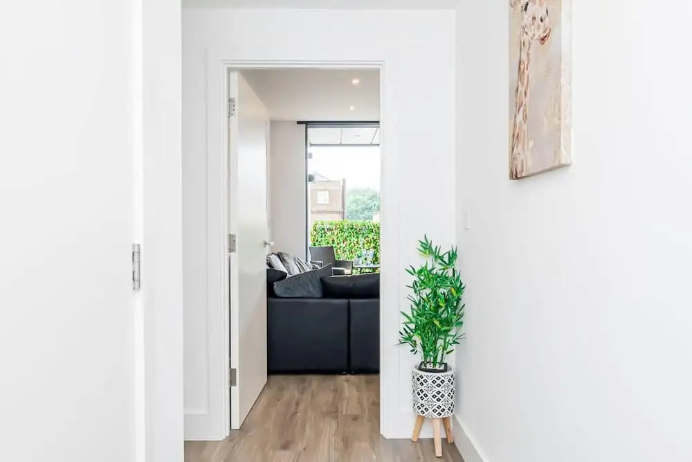 1-bed Apartment in Staines, Parking and Balcony
