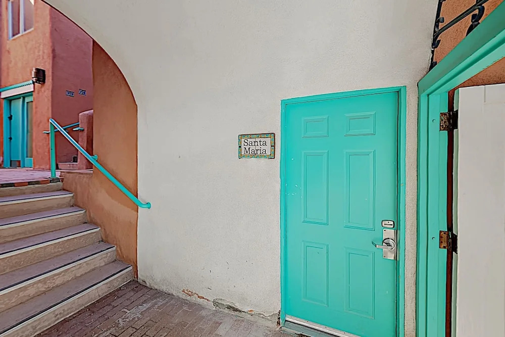 Santa Maria At Zona Rosa: Walk Everywhere! 1 Bedroom Condo
