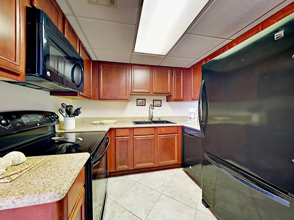Bayside 2br W/ Pool, Hot Tub & Pier 2 Bedroom Condo