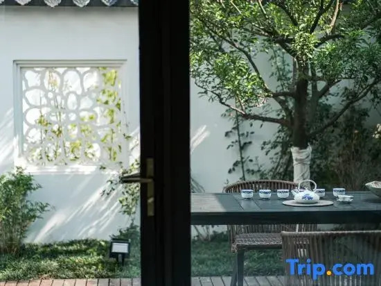 Fuyang Manshengxu Courtyard Homestay (Tianmu Lake Tourism Resort)