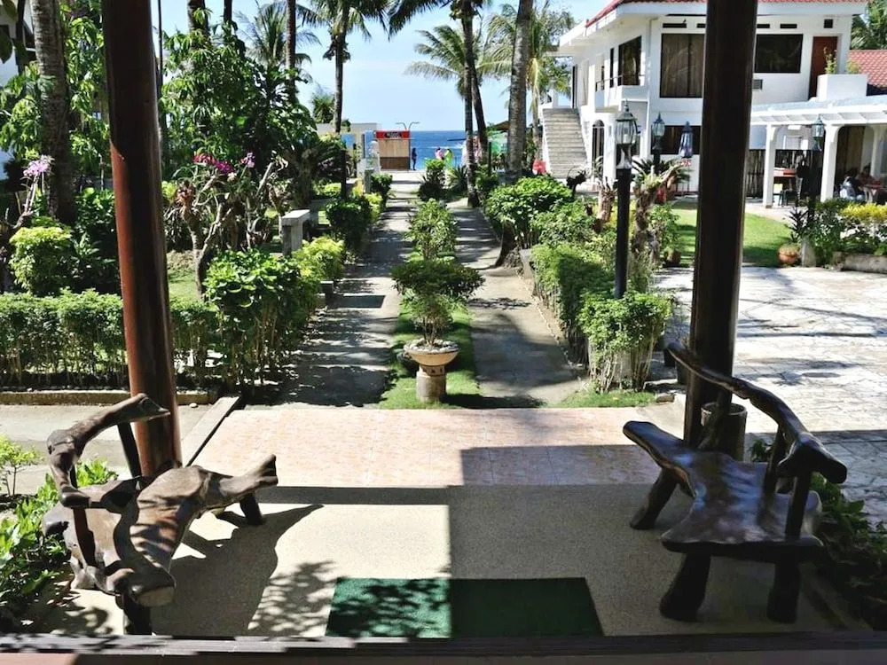 Mindorinne Oriental Beach Resort