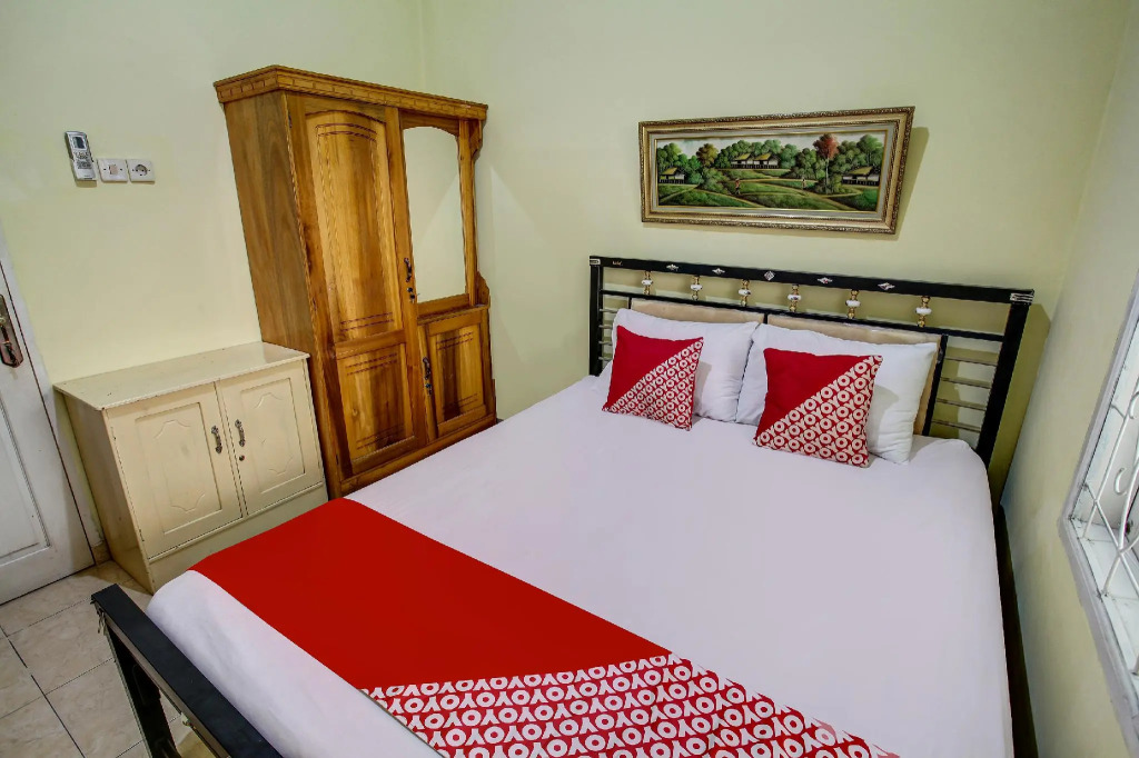OYO 90969 Nirwana Guest House