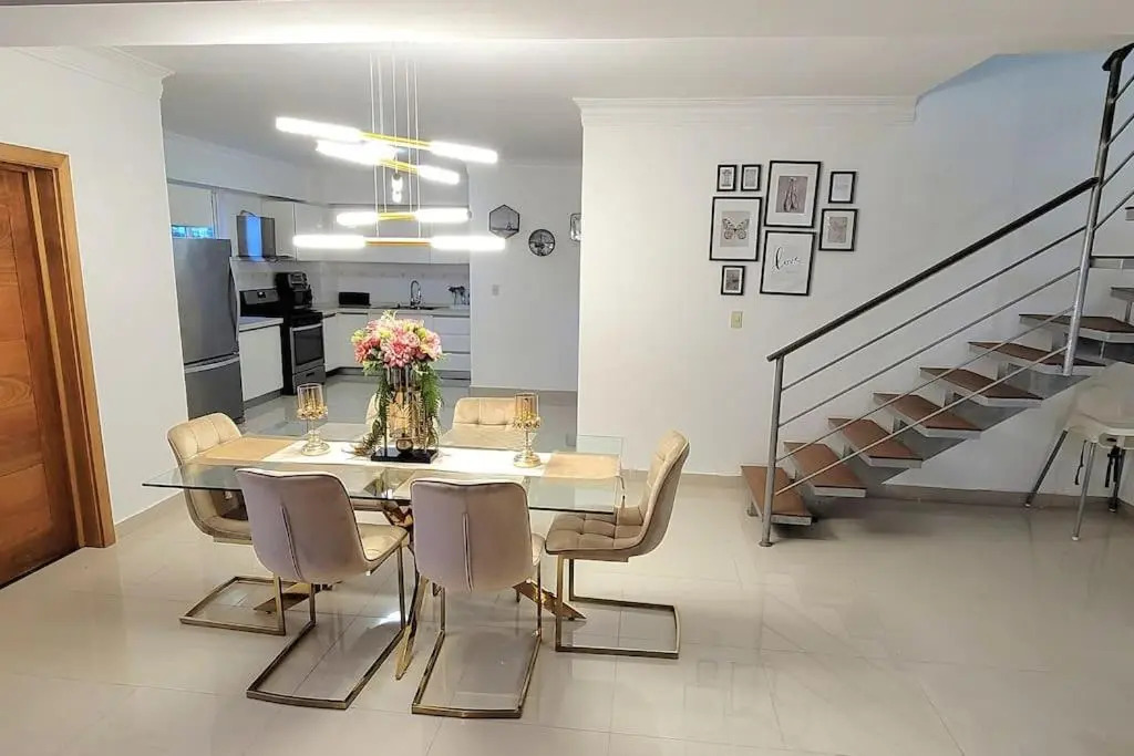 Amazing Ocean View Penthouse, 4 Bdrms, 4.5 Bths
