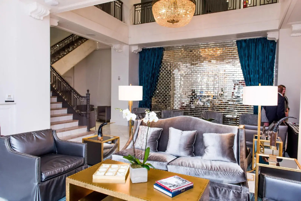 Redmont Hotel Birmingham - Curio Collection by Hilton