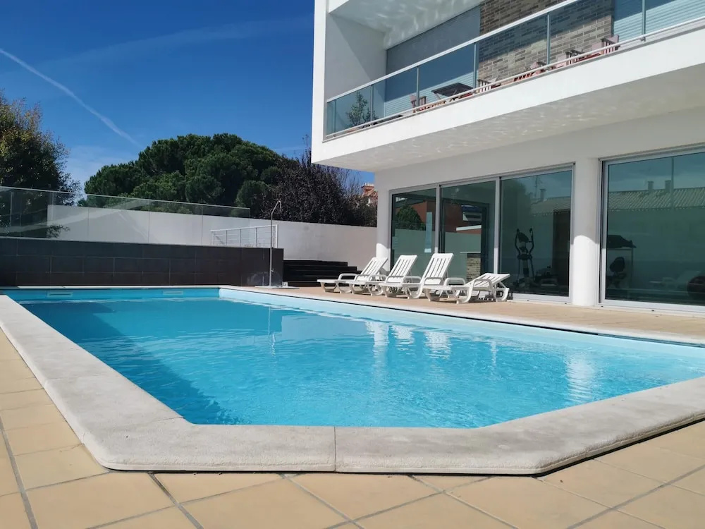 Apartment With 3 Bedrooms in São Martinho do Porto, With Wonderful City View, Pool Access, Furnished Balcony Near the Beach