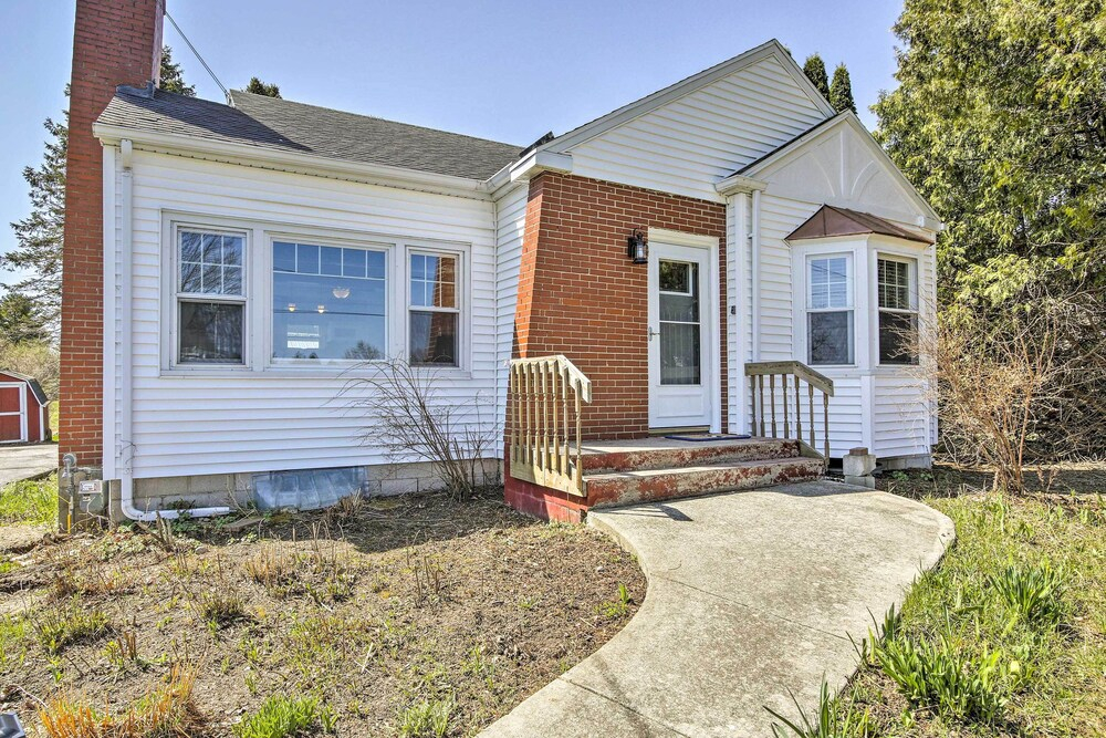 Modern Sturgeon Bay Home by Potawatomi State Park!