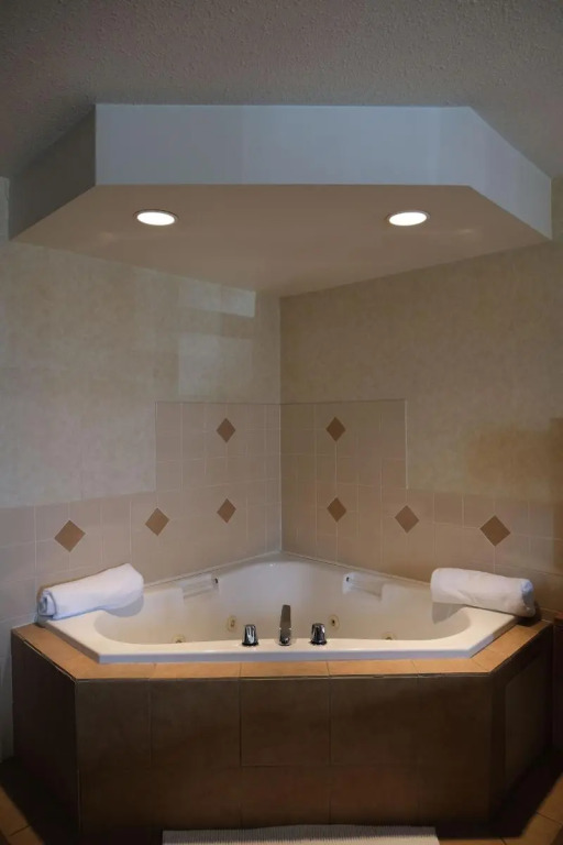 Rosslyn Inn & Suites