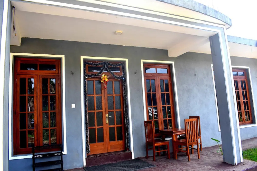 Yoho Olina Lake Inn