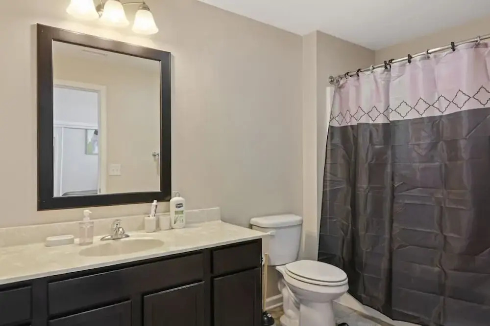 Cozy 3bd, 3BA Downtown Indy