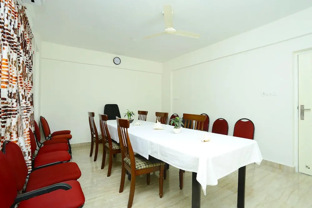 OYO 46 SilverKey Kakkanad