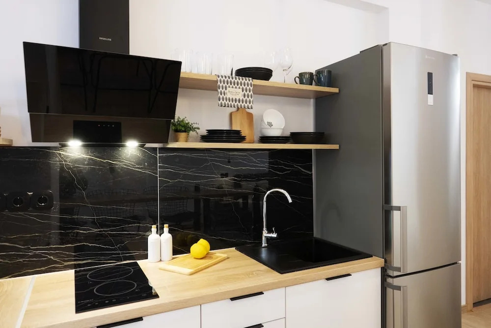 Modern 2bed 2bath Loft in Acropolis area