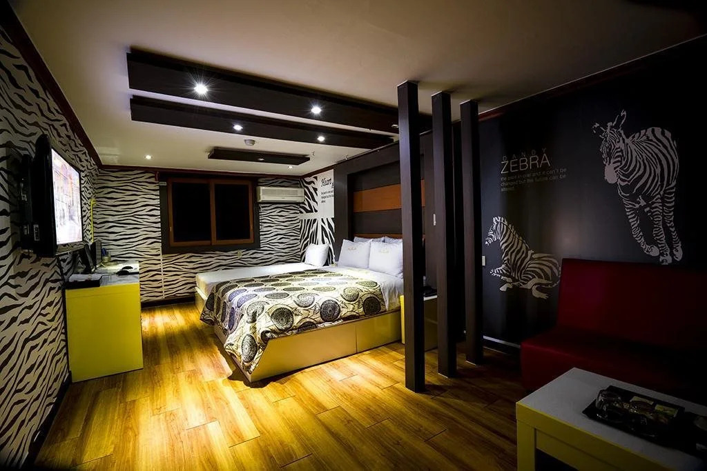 Theme Motel