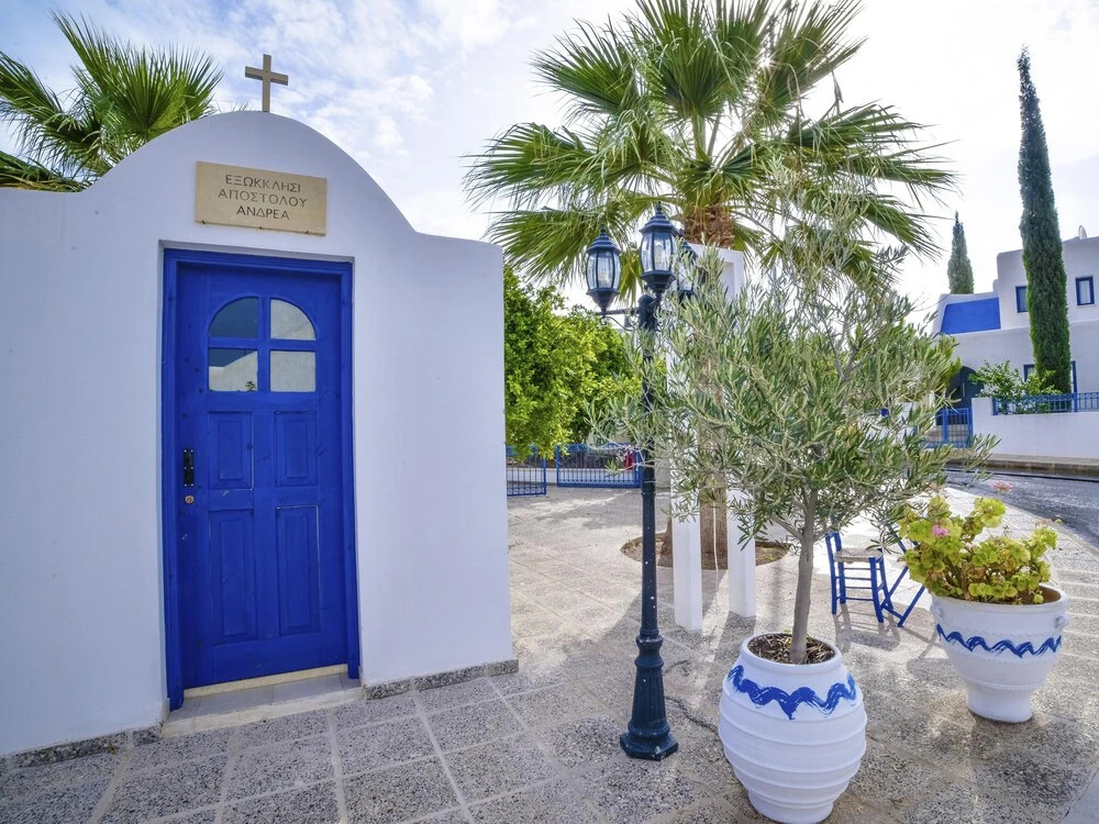 Modern 4-bedroom Villa
