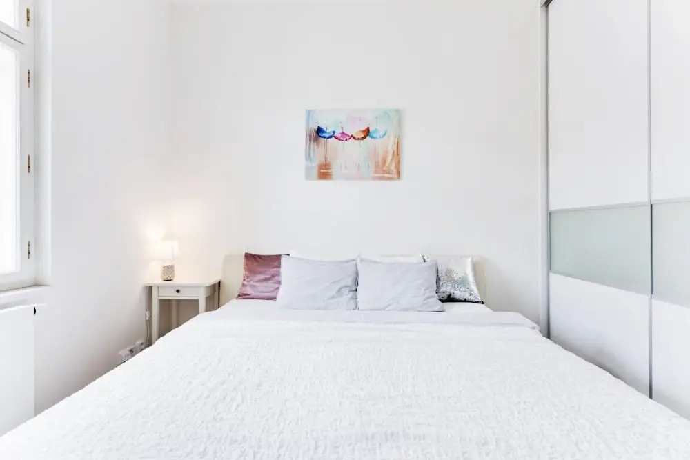 Charming Two-Bedroom Apartment Next To The Emmaus Abbey