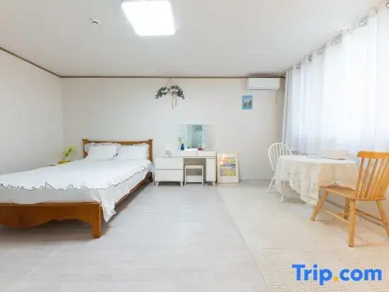 Right next to quiet residential area, spacious garden3 rooms (Q, Q,SS)