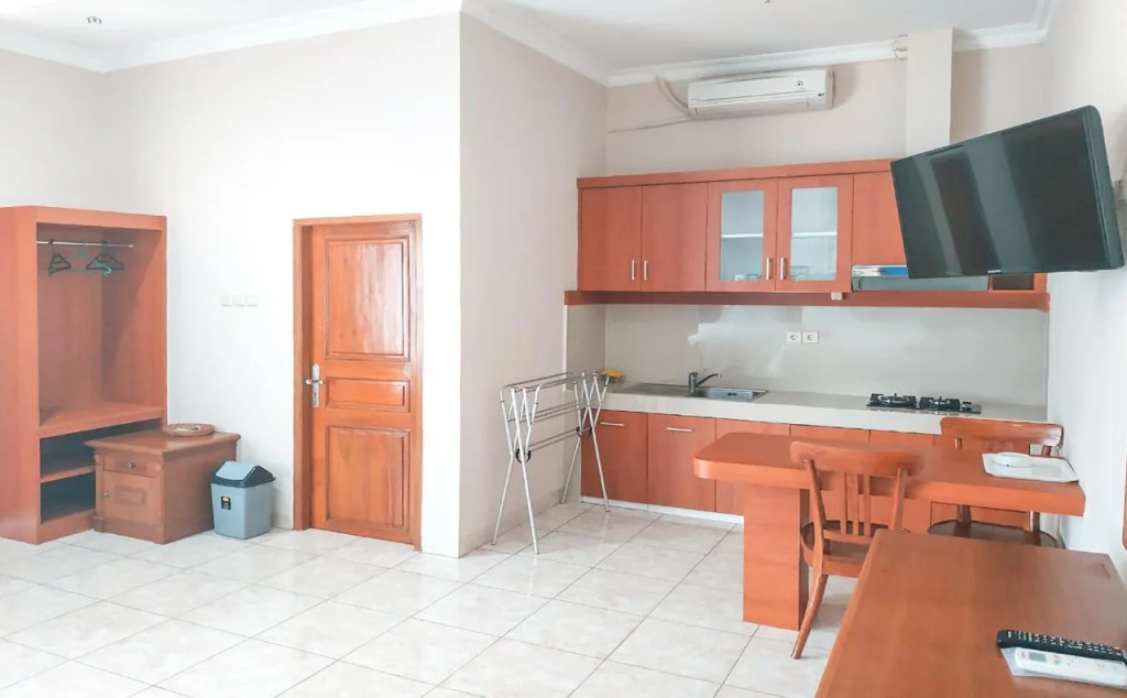 Hotel Lurus