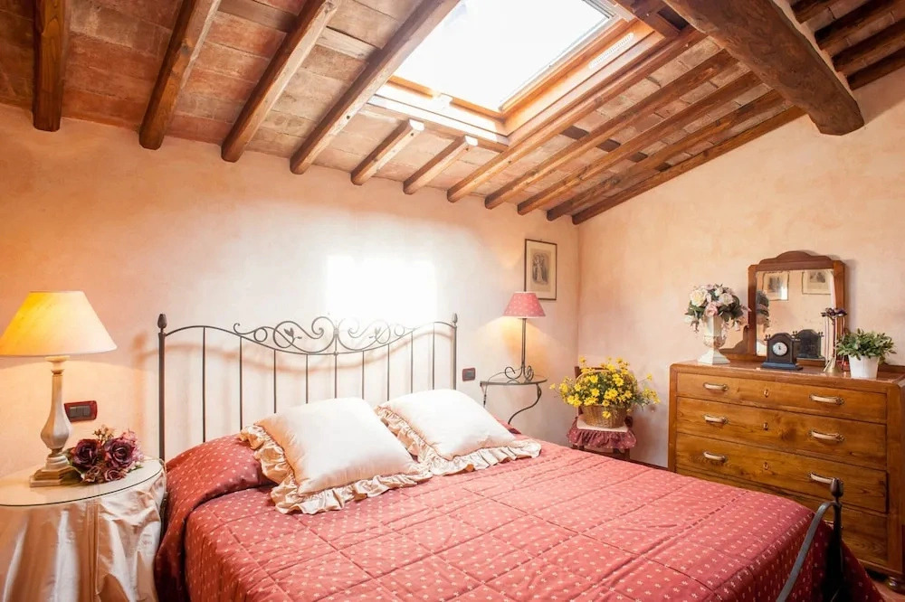 Villa in Lucca with Pool near Tuscan Coast