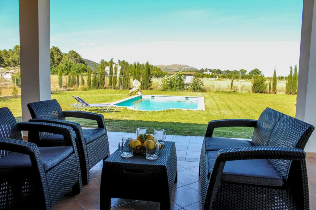 CAN BIEL Pool, garden,BBQ, free wifi, ping pong for 6
