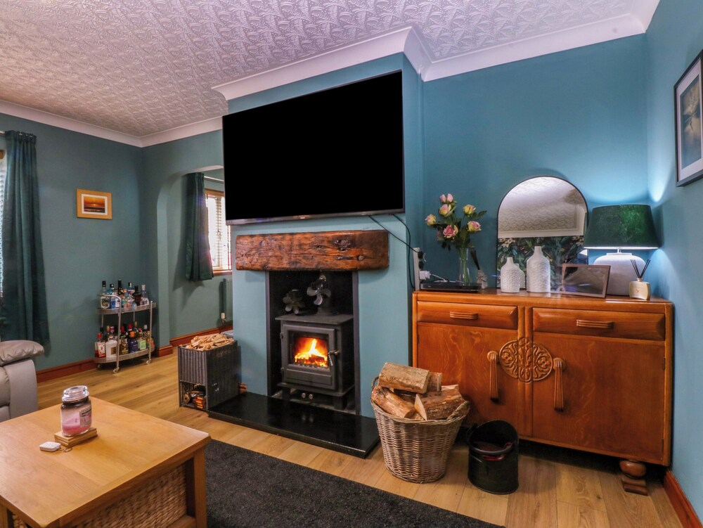 36 Cae Rhos