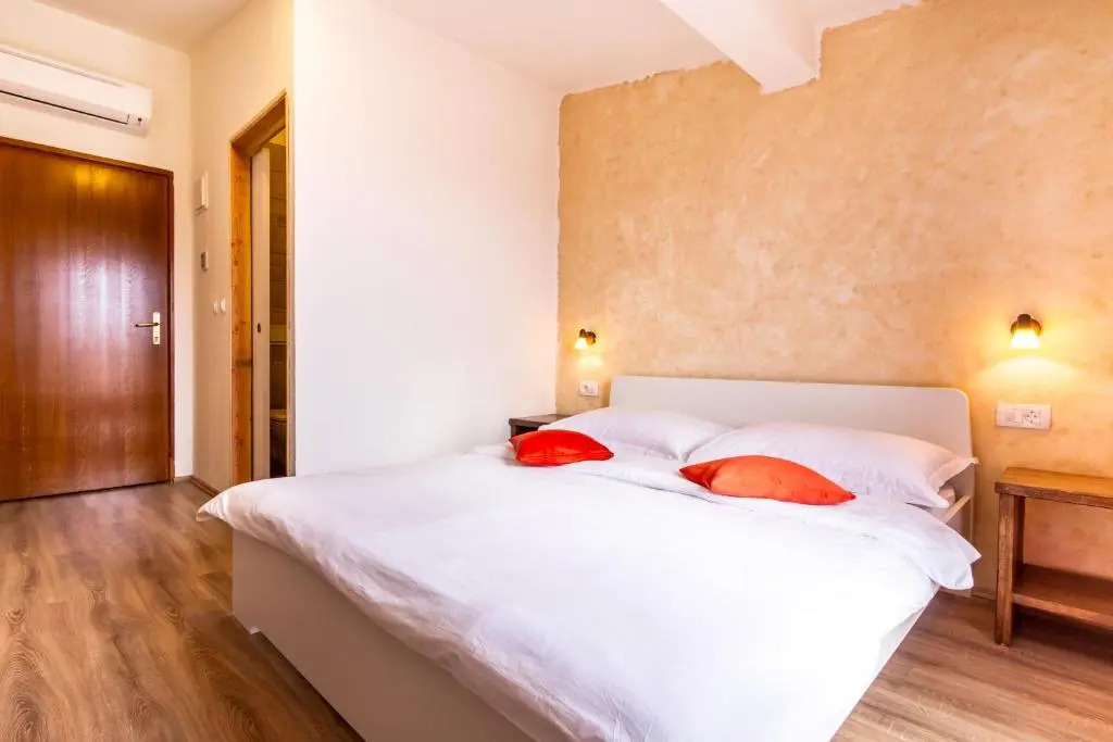B&B Tonivale - Heated Pool, Padel & Meeting Room