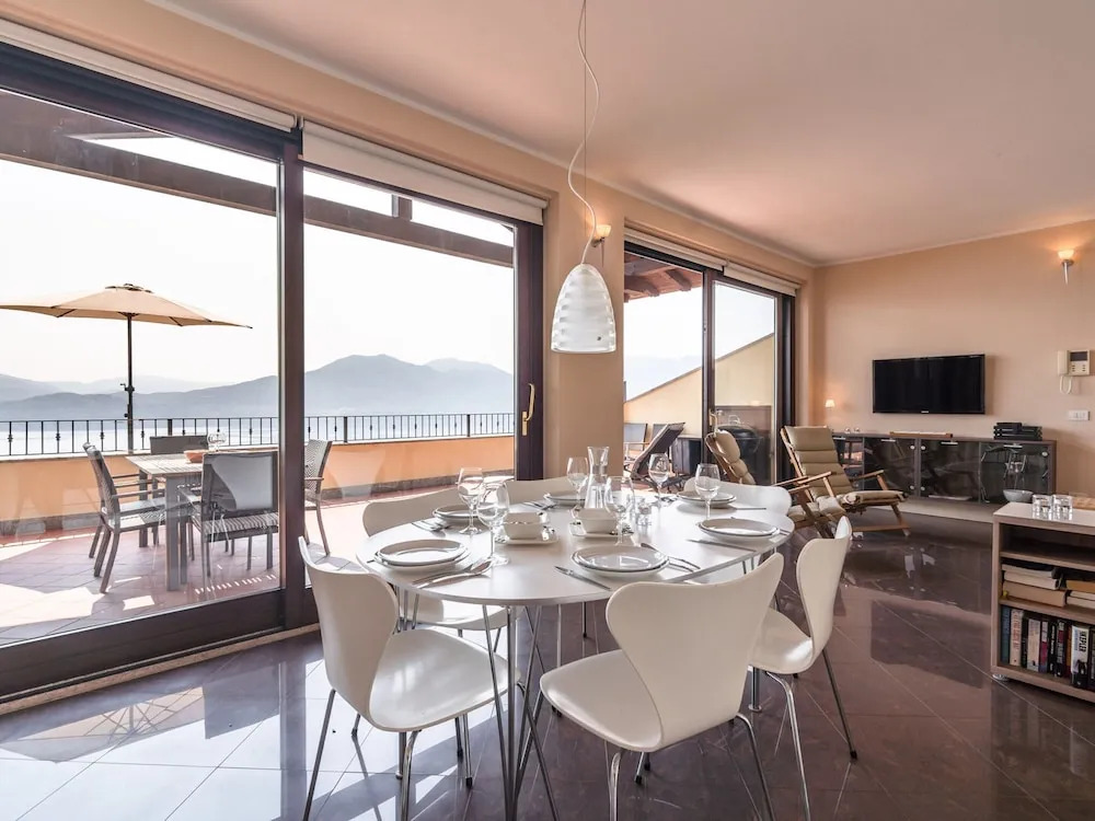 Panoramic house in a residence upon the green hills overlooking Lake Maggiore