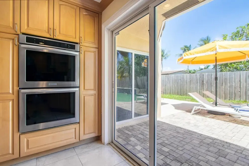 Sunflower by AvantStay Pool BBQ Pool Table Outdoor Dining