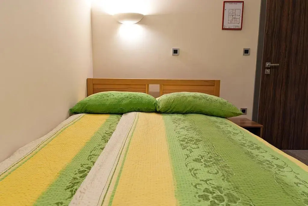 Hostel Plus Caffe